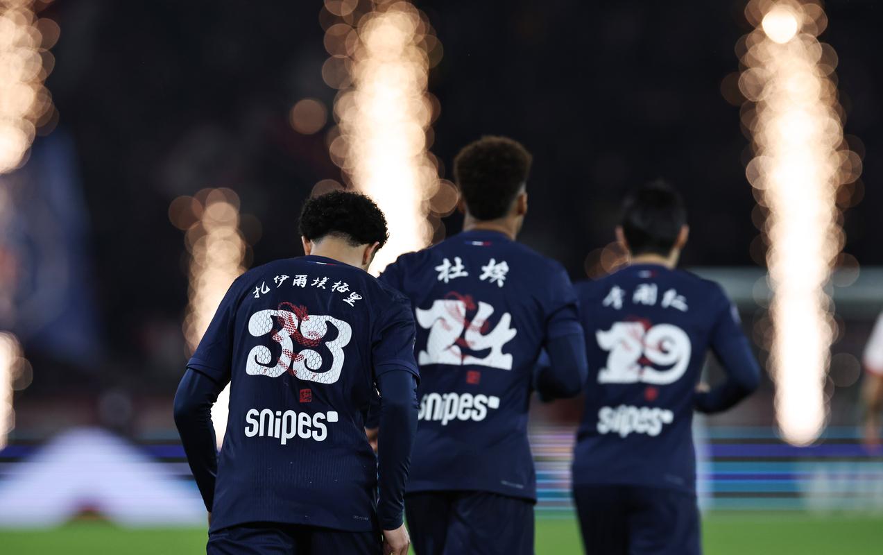 拉赫马尼：我们要庆祝，因为训练、工作就是为了让球迷高兴（拉赫马尼：该庆祝了，我们的训练与付出都是为了让球迷开心）