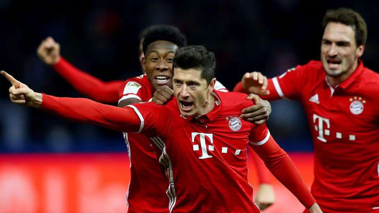 范戴克：与远藤航聊了世界杯分组，日本优秀球员众多极具实力（范戴克：和远藤航聊到世界杯分组，日本好手云集战力强劲）