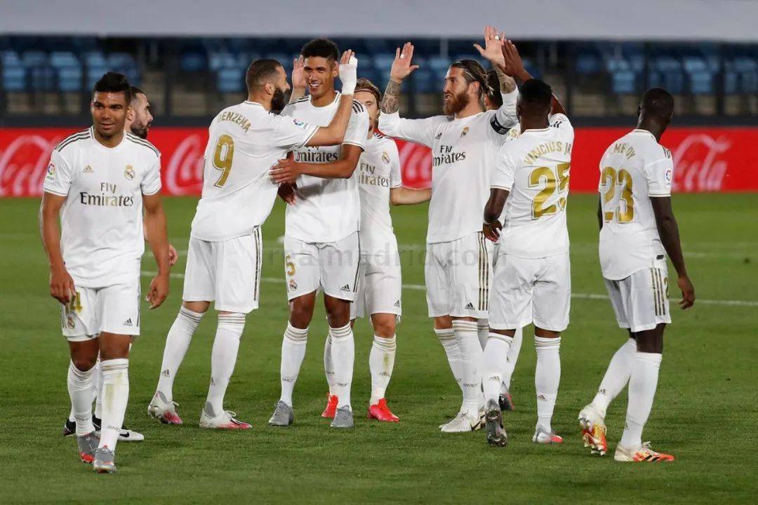 消息人士坚称利物浦正努力留住这位球星，而水晶宫则在为格伊转会红军后的未来做打算。