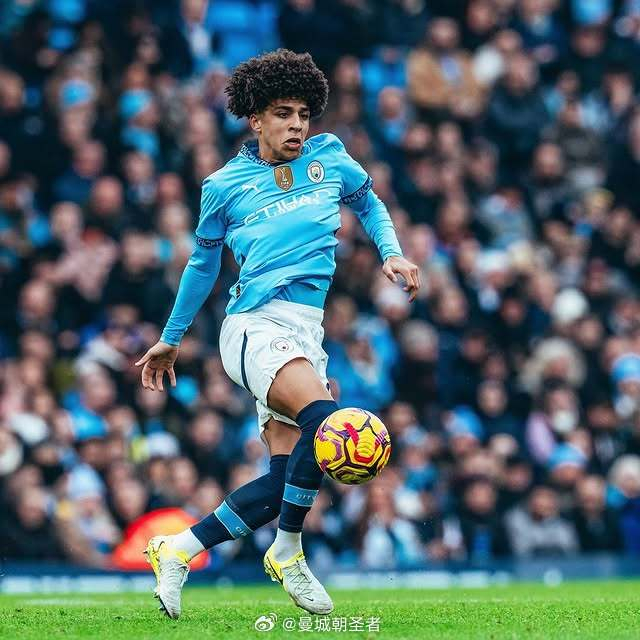 骑士以135比119大胜步行者，豪取赛季第13胜，稳居东部第六。（骑士135-119击退步行者，斩获赛季第13胜，继续稳居东部第六）